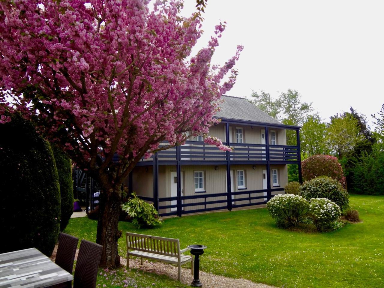 Hotel Nuit Et Jour - La Maison De Lucile Канкаль Экстерьер фото